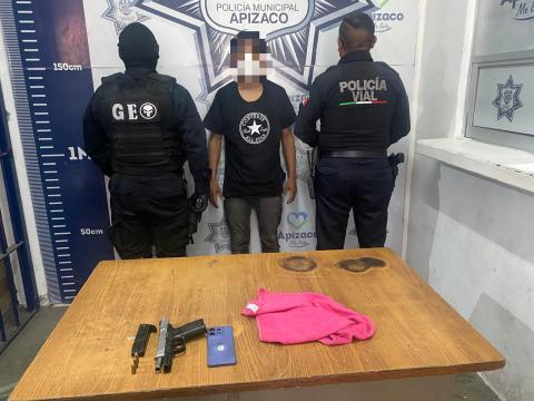 Policía Municipal de Apizaco detiene a sujeto implicado en robo con violencia y agresión con arma de fuego.