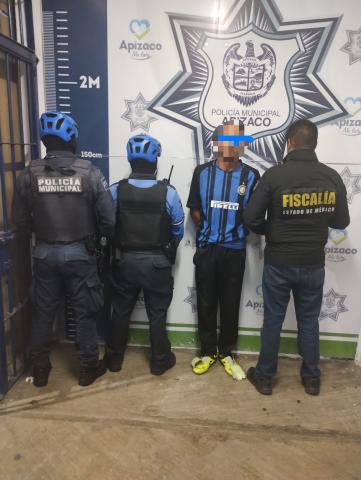 Policía Municipal de Apizaco detiene a un hombre con orden de aprehensión vigente