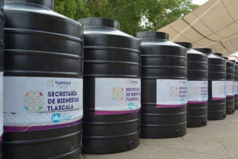 Gestión de Javier Rivera Bonilla beneficia a familias apizaquenses con el programa “Tinacos para tu Vivienda” imagen 3