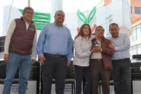 Gestión de Javier Rivera Bonilla beneficia a familias apizaquenses con el programa “Tinacos para tu Vivienda” imagen 4