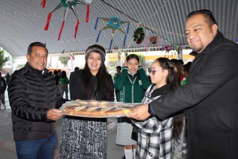El Presidente Idelfonso Carro Roldán lleva alegría a las escuelas de Panotla y sus comunidades imagen 3