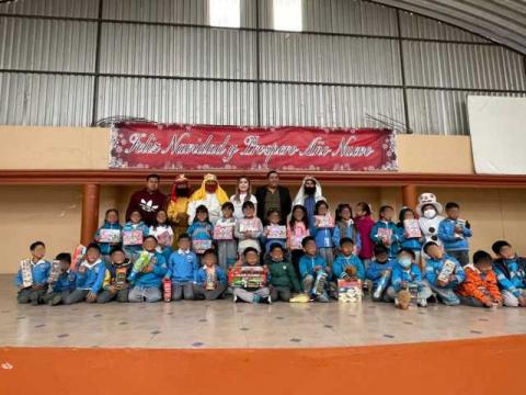 Alcaldesa de Contla entrega juguetes a niños y niñas en su regreso a clases imagen 8