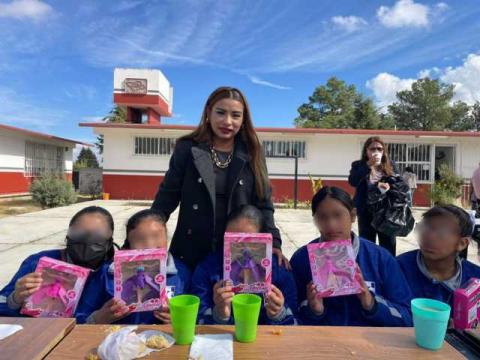 Alcaldesa de Contla entrega juguetes a niños y niñas en su regreso a clases imagen 9