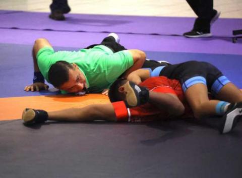 Olimpiada Nacional: Competencias de luchas con gladiadores al estilo grecorromano imagen 3