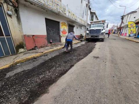 Gobierno de Papalotla retoma trabajos de bacheo, tras pausa por lluvias imagen 5