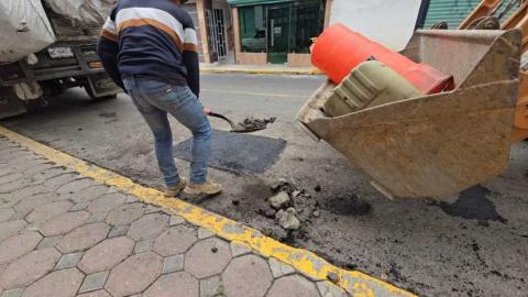 Gobierno de Papalotla retoma trabajos de bacheo, tras pausa por lluvias imagen 7