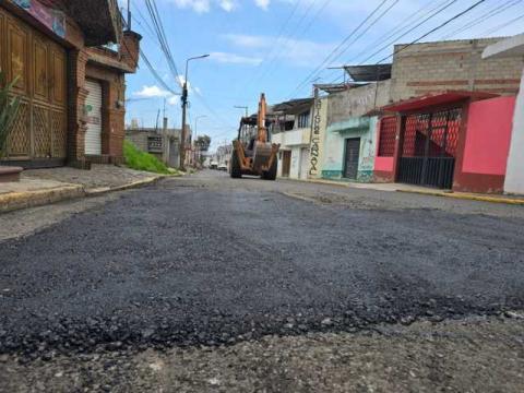 Gobierno de Papalotla retoma trabajos de bacheo, tras pausa por lluvias imagen 6