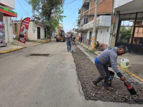 Gobierno de Papalotla retoma trabajos de bacheo, tras pausa por lluvias imagen 3