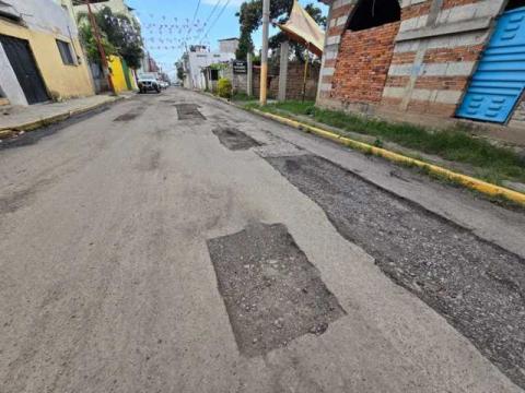 Gobierno de Papalotla retoma trabajos de bacheo, tras pausa por lluvias imagen 4