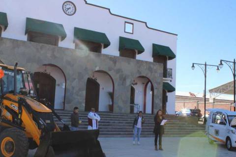 Atlangatepec fortalece su infraestructura municipal con entrega de maquinaria y vehículo imagen 8