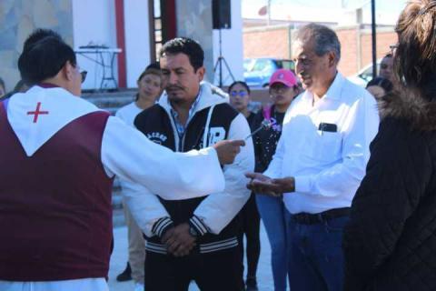 Atlangatepec fortalece su infraestructura municipal con entrega de maquinaria y vehículo imagen 9