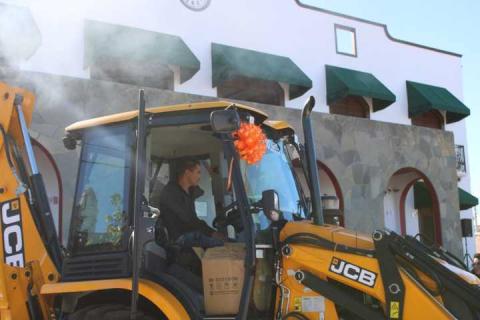 Atlangatepec fortalece su infraestructura municipal con entrega de maquinaria y vehículo imagen 12