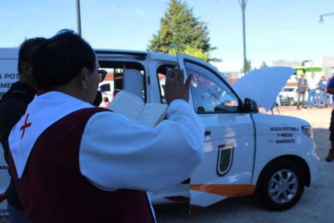 Atlangatepec fortalece su infraestructura municipal con entrega de maquinaria y vehículo imagen 4