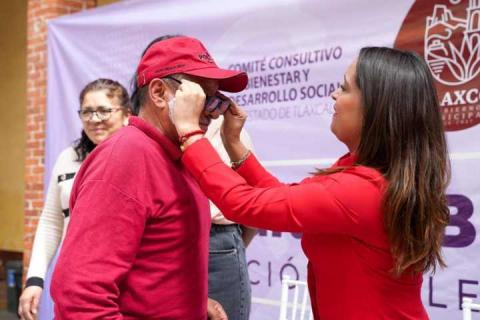 Entregan en Tlaxco armazones de lentes para mejorar salud visual de 800 personas imagen 2