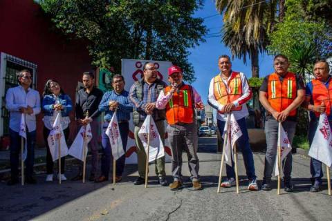 Encabeza Javier Rivera rehabilitación de guarniciones y banquetas en Avenida Hidalgo imagen 3