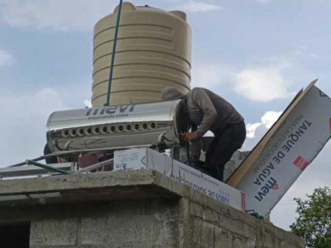 60 familias beneficiarias de calentadores solares imagen 1