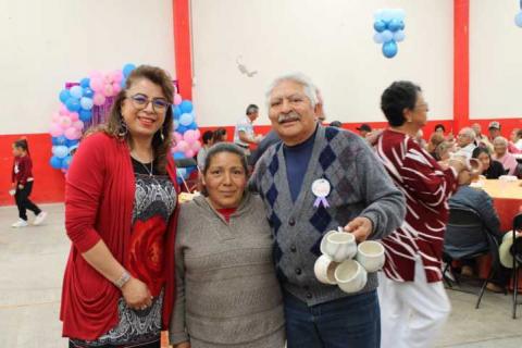Atlangatepec honra a sus abuelitos con gran celebración en el Auditorio Beatriz Paredes Rangel imagen 16