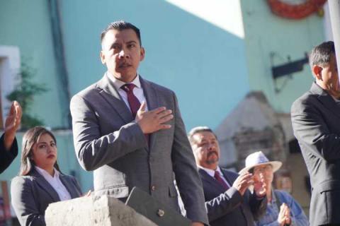 La construcción de la patria es la labor cotidiana que realizamos desde cualquier trinchera: Sergio Lara imagen 2