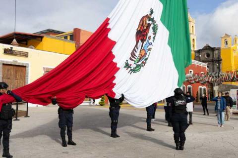 Realizan ceremonia de honores a los símbolos patrios con la participación de la escuela Primaria “Huamantla Heroica” imagen 7