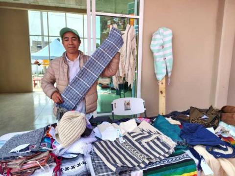 Contla de Juan Cuamatzi se llena de color y tradición con el Tianguis Artesanal del Sarape imagen 4