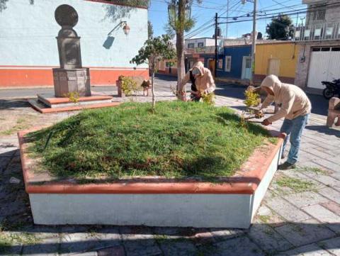 Brigadas municipales realizan labores de limpieza y mantenimiento previo al evento de Fundación de Huamantla imagen 1