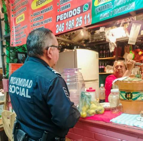 Policía de Chiautempan realiza acciones de proximidad social en el Mercado Hidalgo imagen 4