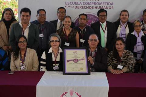 Recibió Secundaria Técnica 53 “Matlalcueyetl” de Apizaco distintivo “Escuela comprometida con los derechos humanos” imagen 3