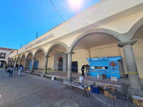 Blanca Angulo Meneses, anunció que ya iniciaron de los trabajos de rehabilitación en la fachada del Mercado Hidalgo imagen 1