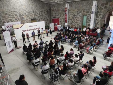 Entrega SEPE-USET uniformes gratuitos en Yauhquemehcan imagen 4