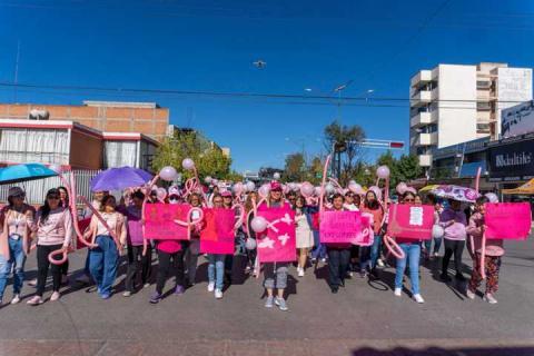 El Alcalde Javier Rivera y la Cuarta Regidora Adriana Ramírez promueven la lucha contra el Cáncer de Mama imagen 2