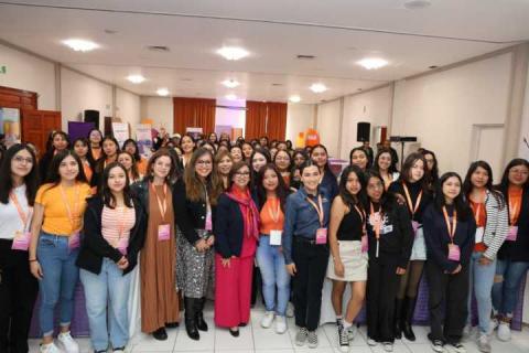 DATATHON 2025: Impulsan el empoderamiento de las mujeres con el uso de la tecnología imagen 6
