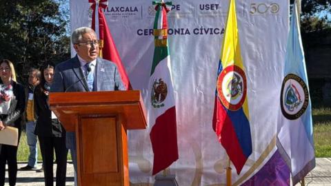 Fortalecen México y Colombia lazos académicos y culturales durante ceremonia cívica en SEPE-USET imagen 3
