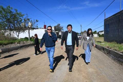 Inicia construcción de pavimento de adoquín en San Lucas Tlacochcalco  imagen 4