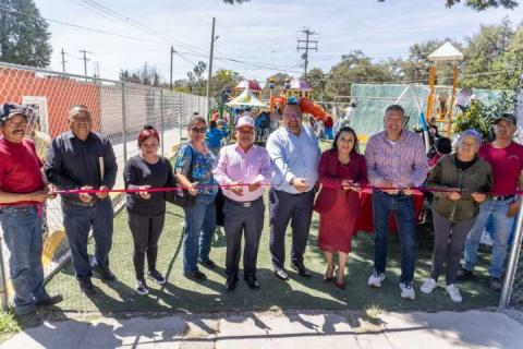 Javier Rivera y Valentín Larios entregan obras que mejoran la movilidad y el bienestar en Guadalupe Texcalac imagen 4