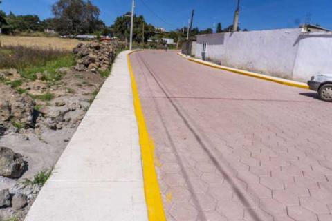 Javier Rivera y Valentín Larios entregan obras que mejoran la movilidad y el bienestar en Guadalupe Texcalac imagen 1
