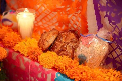 Ayuntamiento de Tlaxcala dedica su ofrenda monumental al Maestro Desiderio Hernández Xochitiotzin imagen 5