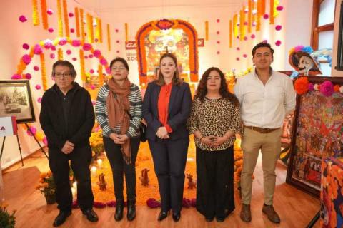 Ayuntamiento de Tlaxcala dedica su ofrenda monumental al Maestro Desiderio Hernández Xochitiotzin imagen 7