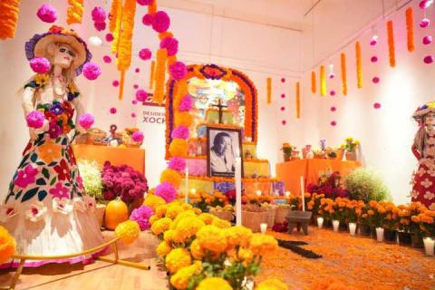 Ayuntamiento de Tlaxcala dedica su ofrenda monumental al Maestro Desiderio Hernández Xochitiotzin imagen 8