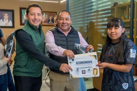 Javier Rivera impulsa con orgullo al primer equipo femenil juvenil apizaquense rumbo a los Juegos Nacionales Populares 2025 imagen 1