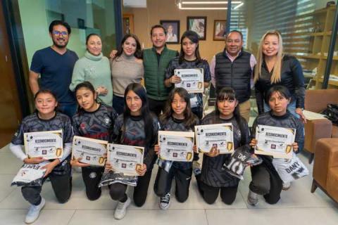 Javier Rivera impulsa con orgullo al primer equipo femenil juvenil apizaquense rumbo a los Juegos Nacionales Populares 2025 imagen 5