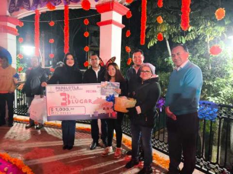 Con "Papalotla entre flores y recuerdos", Gobierno Municipal honra memoria y fomenta tradiciones del Día de Muertos imagen 2