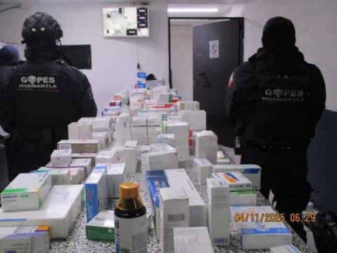 Dirección de seguridad pública de Huamantla asegura vehículo relacionado con robo con violencia y recupera medicamento robado