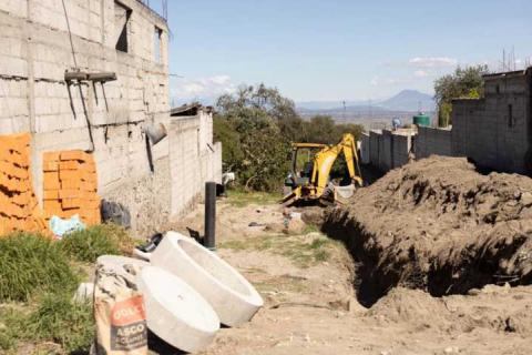Continúa la construcción de la Red de Drenaje Sanitario en la comunidad de Los Pilares imagen 1