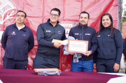 Entregan Premio Municipal del Deporte 2025 en Tetla imagen 3