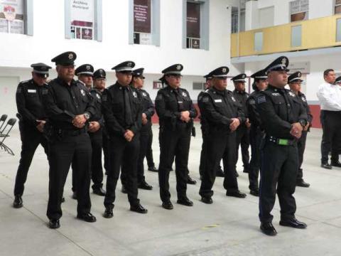 Entregan constancias a elementos de Seguridad Pública de Yauhquemehcan imagen 2