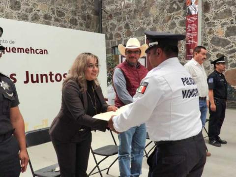 Entregan constancias a elementos de Seguridad Pública de Yauhquemehcan imagen 4