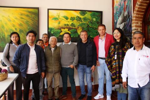 Alcaldesa de Chiautempan promueve el turismo con el impulso textil