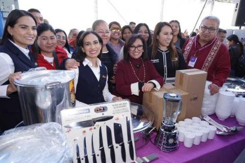 Entrega Gobernadora equipo a comedores escolares del SEDIF imagen 6