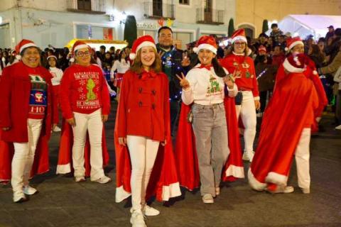 Chava Santos inaugura la Aldea Mágica 2025 en una noche llena de alegría y música imagen 6