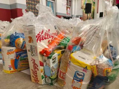 Entrega David Vega Terrazas despensas a Familias de la demarcación imagen 2